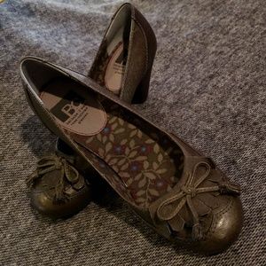 BC Footwear Tassel Leather Pumps